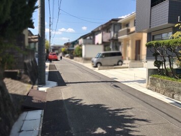 前面道路（東側）