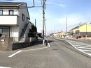 前面道路東側
