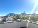 屋上より金華山を望む