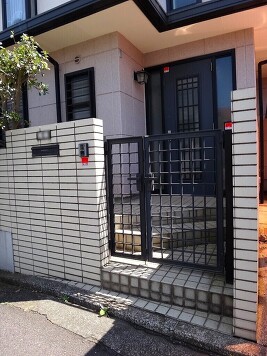 門