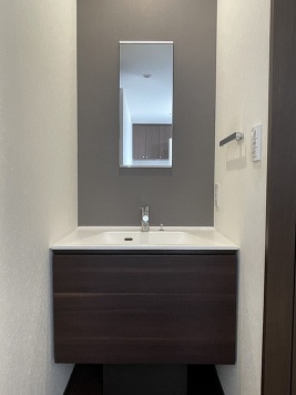 トイレ横洗面化粧台