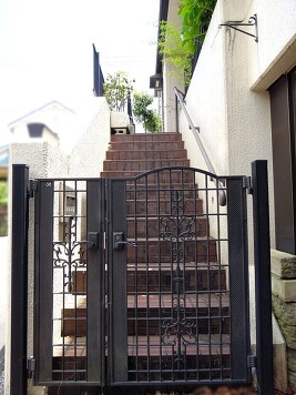 門