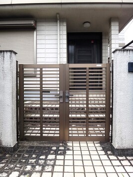 門