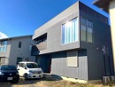 2階のキャンティ居室が力強い印象を与えます