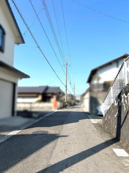 前面道路（南から）