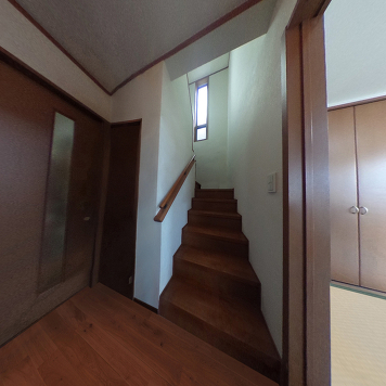 階段室※現況写真にＣＧ加工（家具や調度品の削除等）を加えたもので実際とは異なる場合があります。