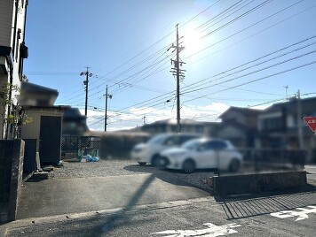 西 駐車スペース