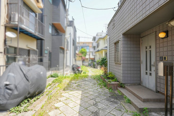 北側前面道路
