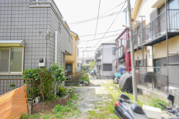 北側前面道路