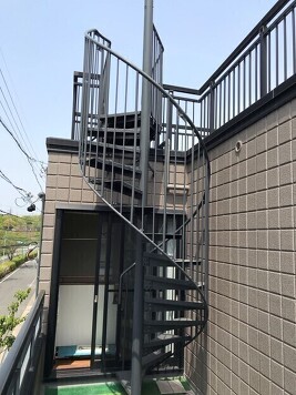 屋上階段