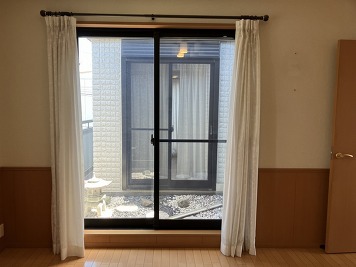 2階北側洋室から中庭