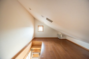 屋根裏部屋